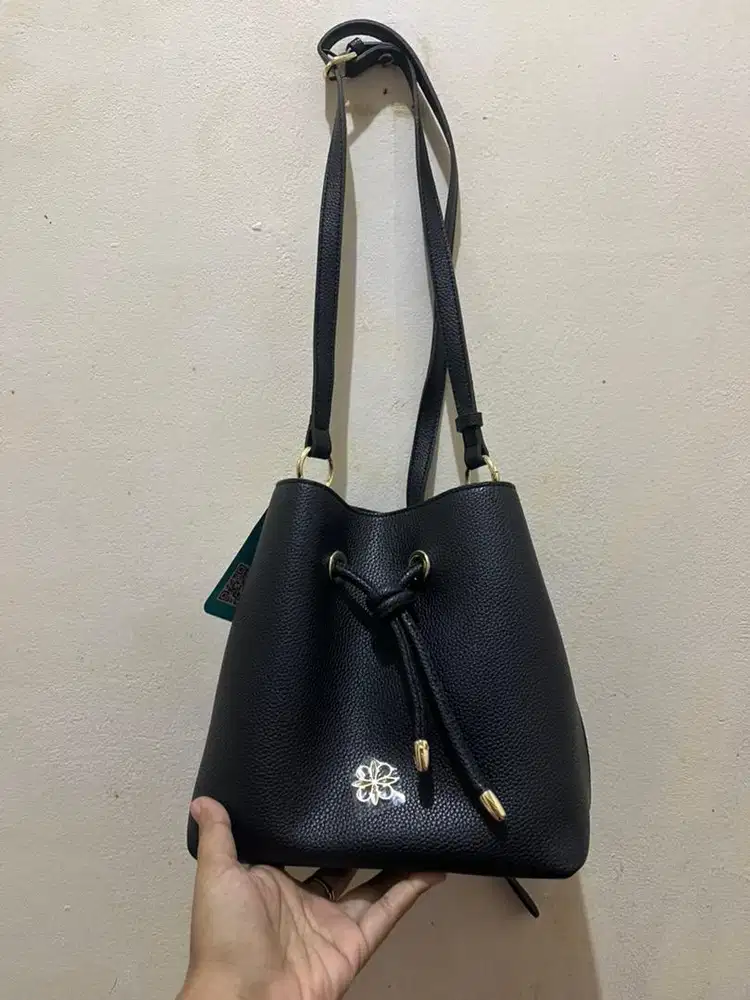 Tas baru / sling bag merk Lacoste masih baru