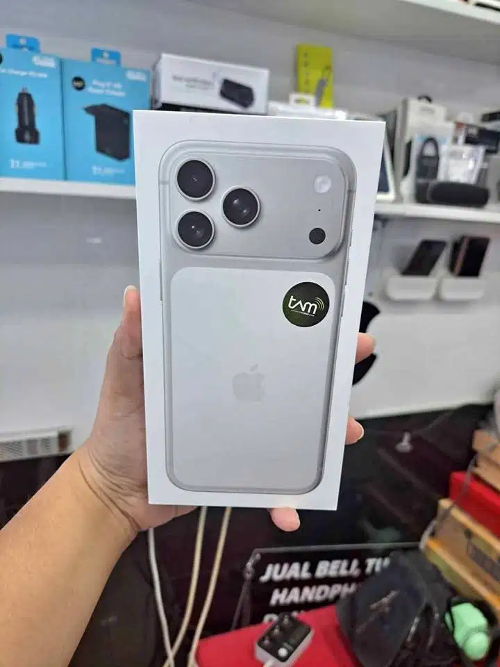 IPhone 17 Pro Max 256GB Silver New Garansi Resmi IBox 1 Tahun