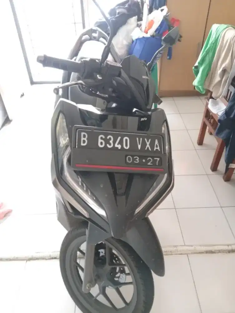 Vario 125 hitam