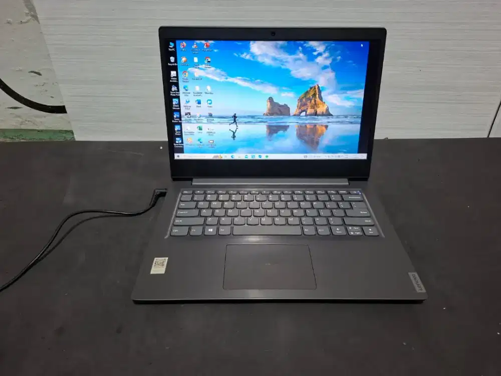 Laptop Lenovo Ideapad V14-ADA -AMD 3020E-8GB -SSD 256GB-MULUS Desaign