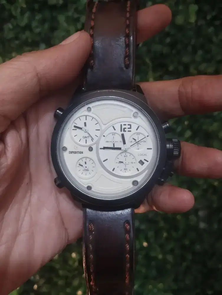 Jam Tangan Expedition 11 Jarum, 3 Mesin