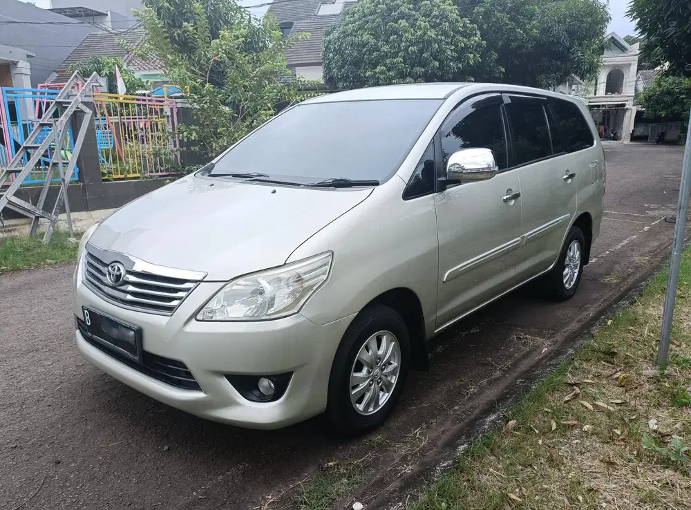 Toyota Kijang Innova G 2.0 at 2012