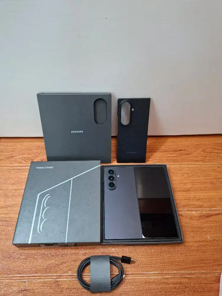 Samsung Z Fold 7 12/512 Black Resmi