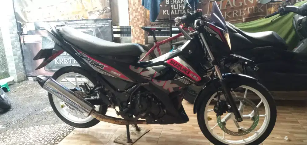 Satria f.u 150 s.e predators black