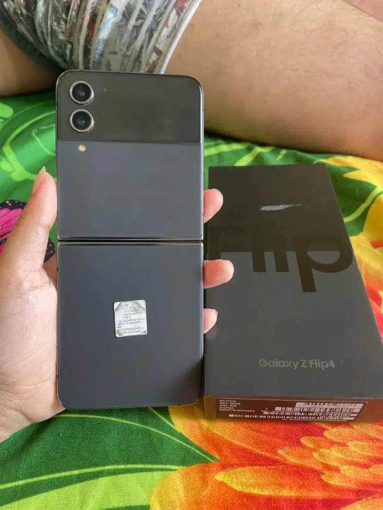Samsung Z Flip 4 5G ram 8/256 resmi sein