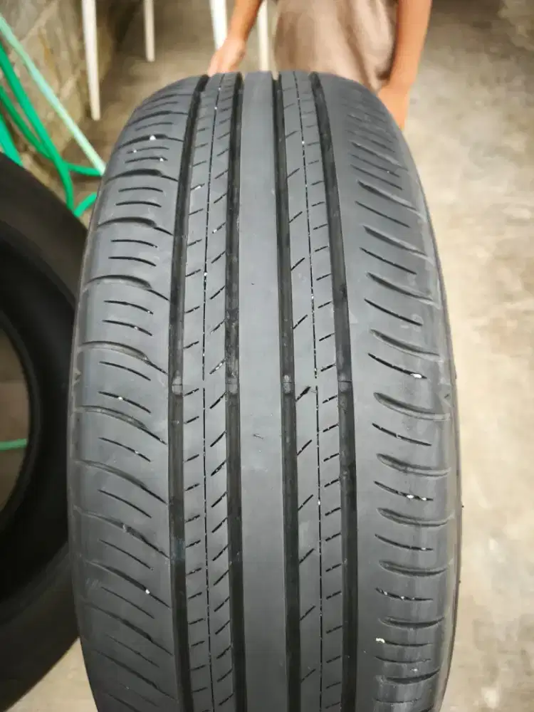 Ban zenix DUNLOP ENASAVE 215/60 R17