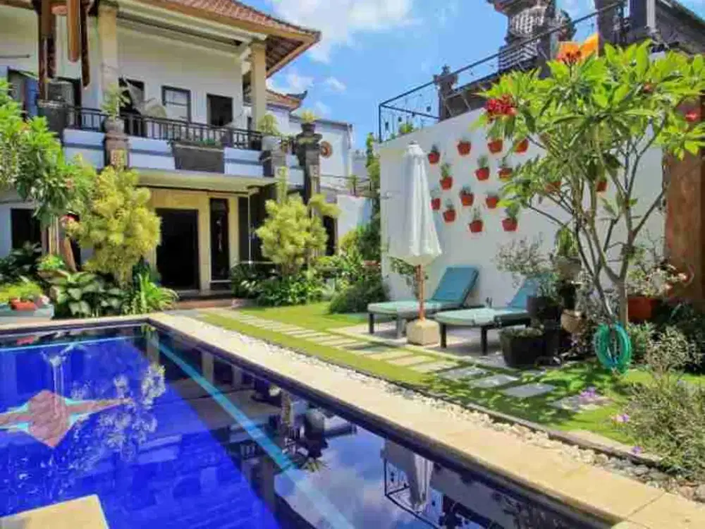 Jual Villa Full Furnished lokasi Kerobokan dekat Seminya area Investasi strategis