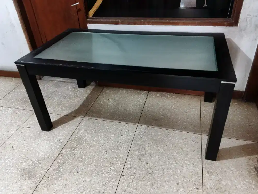 Di jual meja makan minimalis