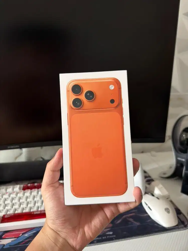 iPhone 17 Pro Max 256GB Cosmic