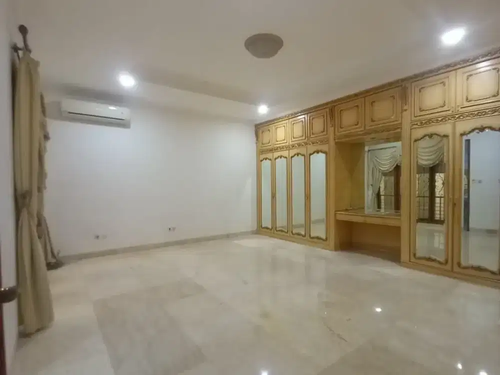 Sewa Rumah Luas Di Puri Indah Dekat Sekolah Kembangan Jakarta Barat