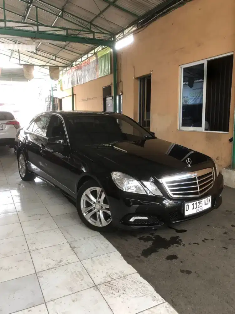 LOW KM!! Tdp 35jt Mercedez Benz E 300 AVANTGARDE Full Spec 3.0 AT 2010