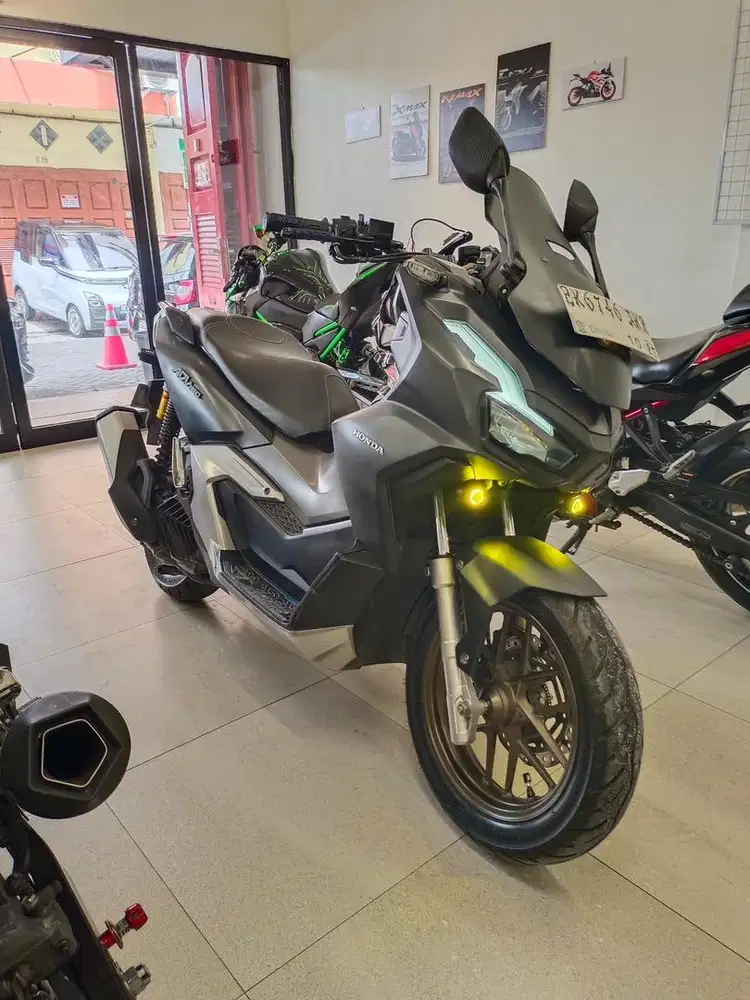 Honda ADV 160 Tipe ABS tahun 2017 warna Hitam Dop ADV160 CC Black Doff