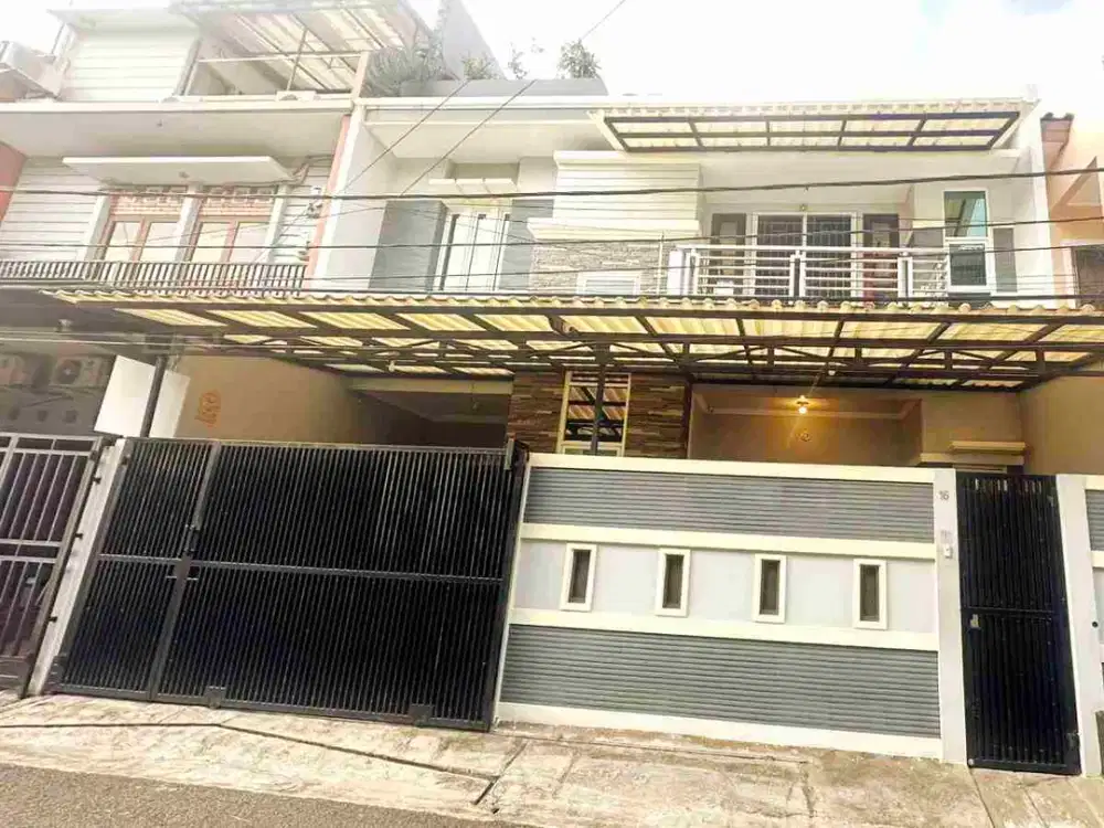 RUMAH CANTIK MINIMALIS MODERN FULL FURNISH 3 LANTAI DI TOMANG,  JAKARTA BARAT