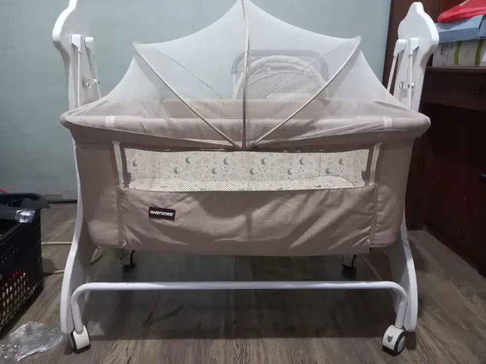 Baby Box (Baby Does Jiraff)