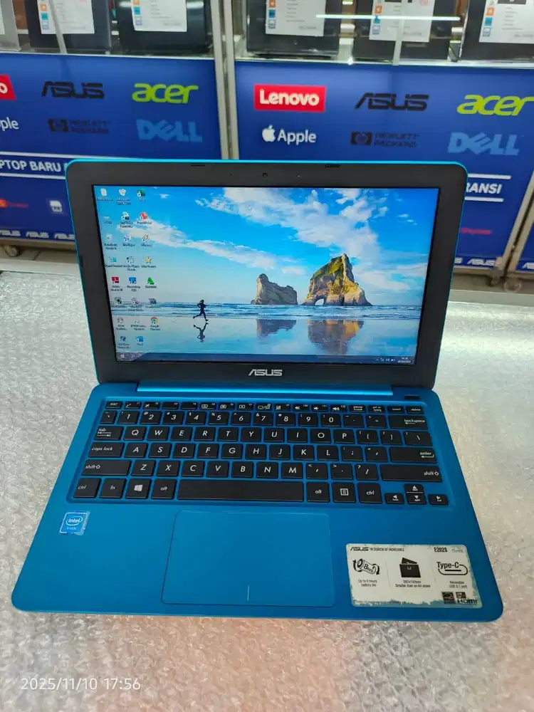 Laptop Asus e202s RAM 2 GB SSD 128 GB BIRU MULUS