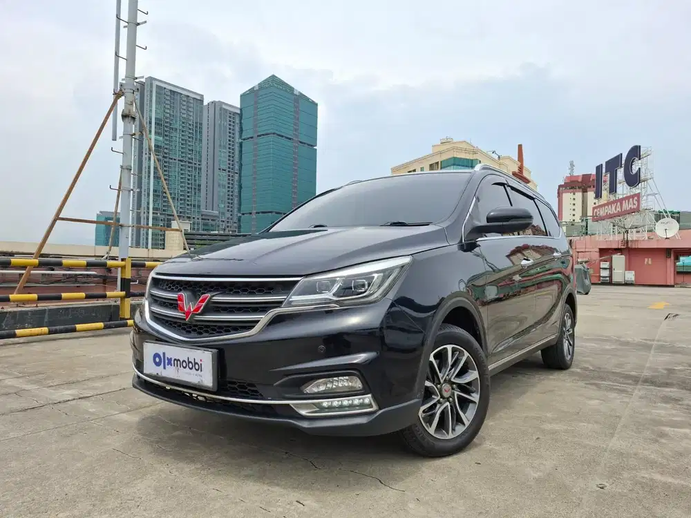 DP MURAH - Wuling Cortez 1.8 L Lux Plus Bensin-AT 2018