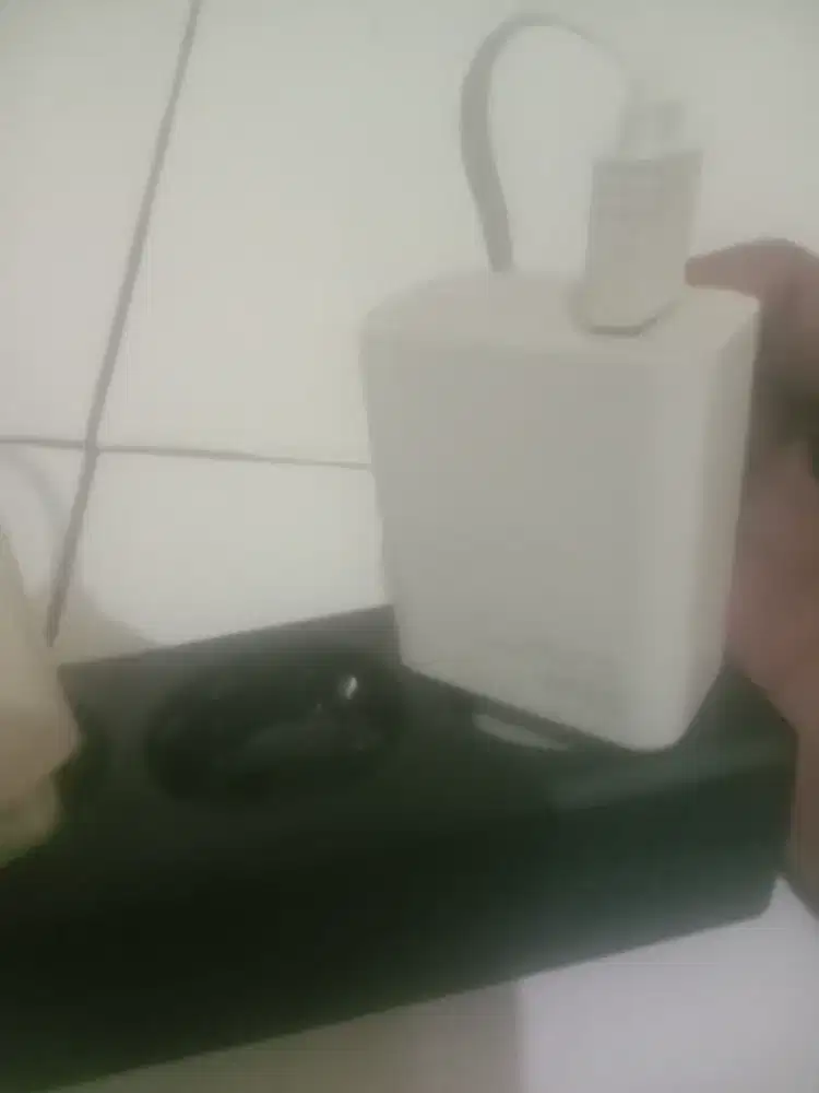 charger bawaan redmi note 10s 33w