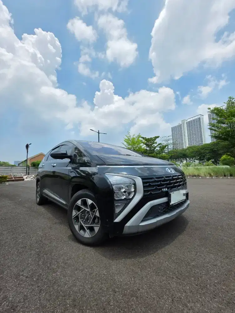 Hyundai stargazer prime hitam captain seat 2022