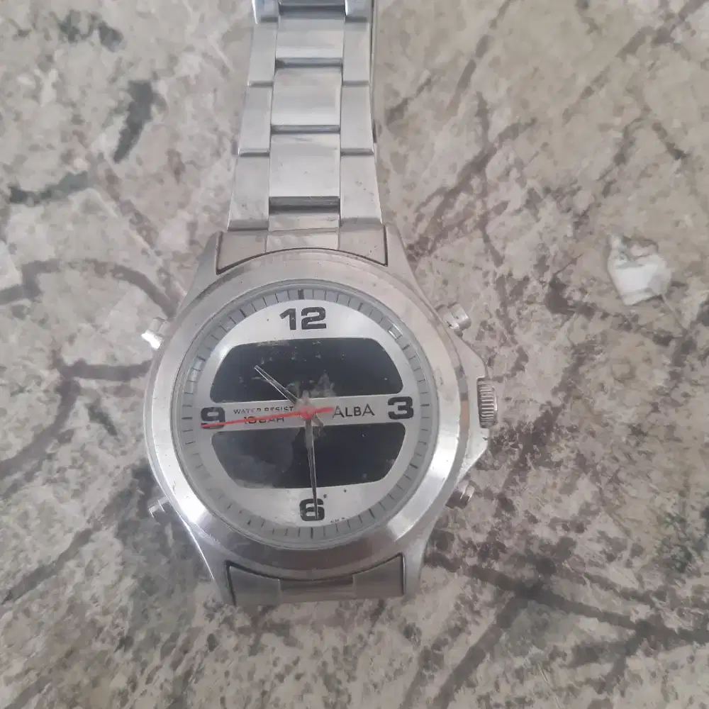 Jam tangan Alba