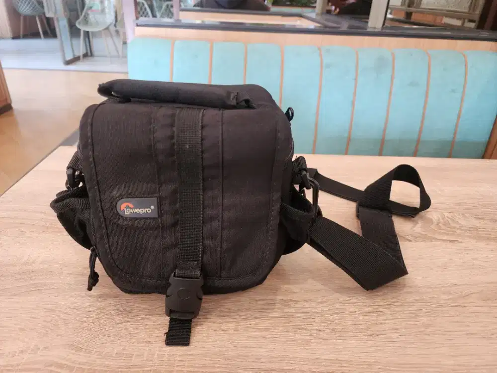 Tas Kamera Lowepro Adventura 120