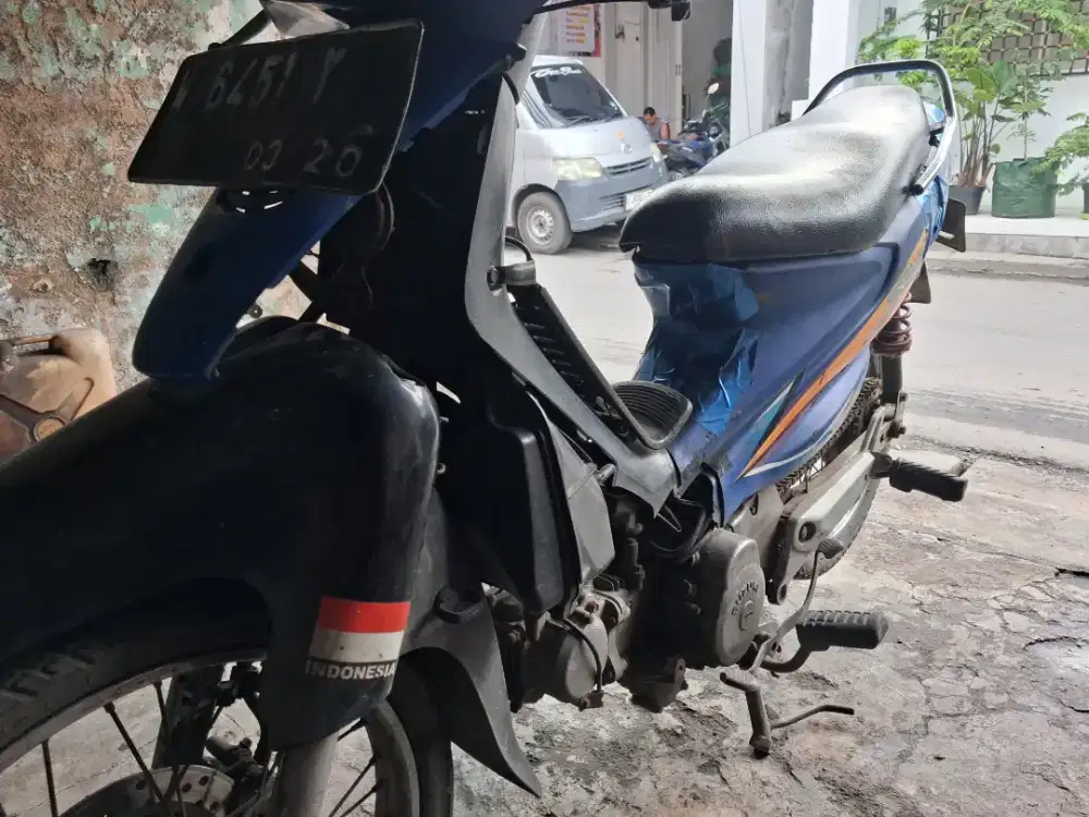 Suzuki smash 2004 biru