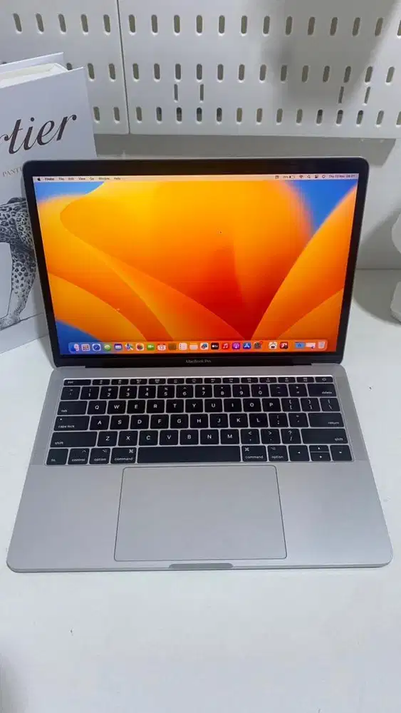 MacBook Pro 2017 13inch, 8/256GB i5 SECOND