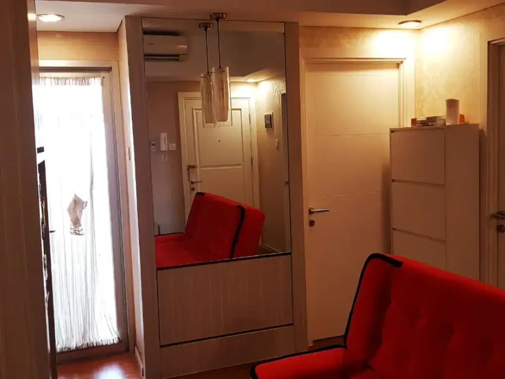 ready disewakan apartemen green lake sunter,tipe 2bedrooms full furnished,view danau,hadap utara,AC 3,hoek