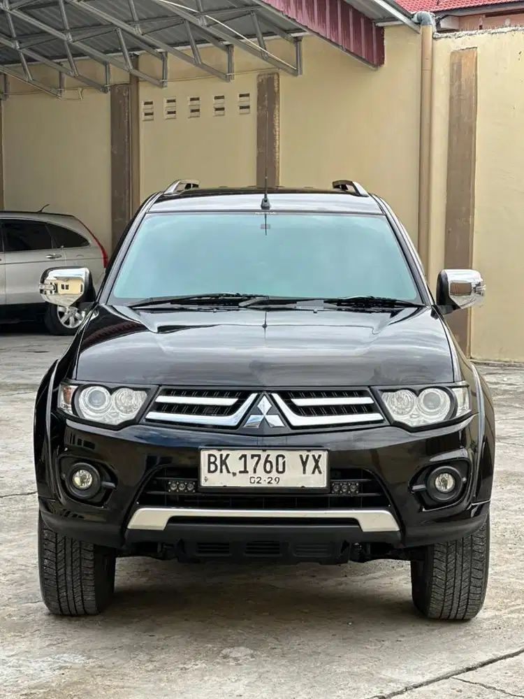 Mitsubishi pajero exceed at matic 2013 pemakain 2014