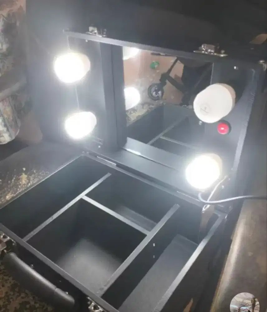 Dijual Beauty Case isi lampu cocok untuk MUA