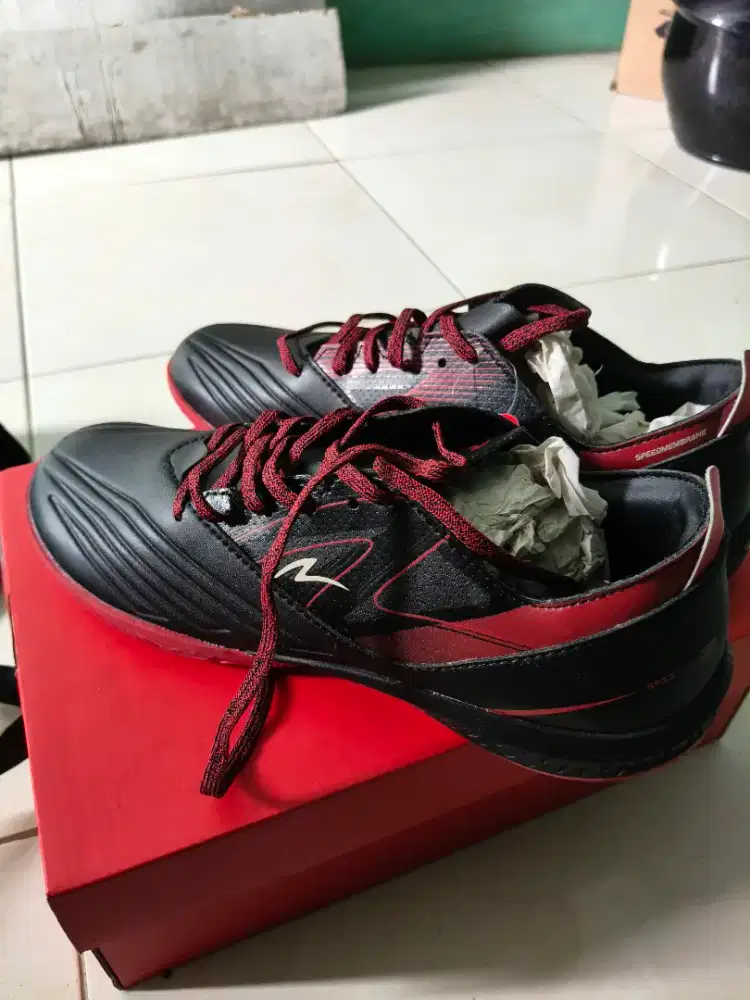 Dijual sepatu futsal specs accelerator speedkraft pro in size 43
