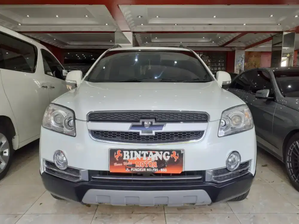 CAPTIVA BENSIN 2.4 AT 2011 PUTIH  (BINTANG MOTOR)
