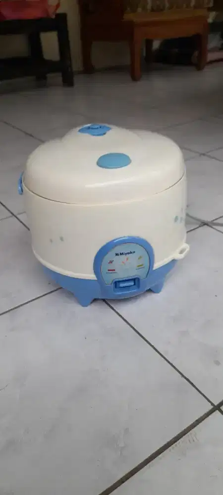 Dijual rice cooker Miyako