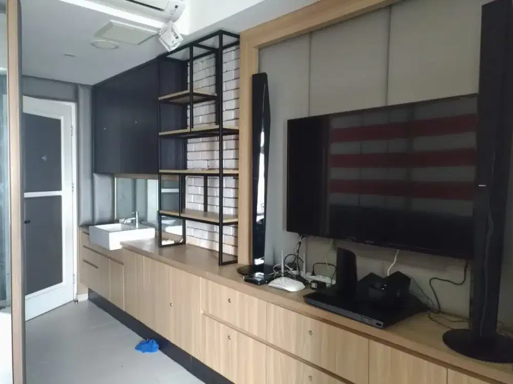 disewa unit apartemen green lake sunter,studio furnished,lantai rendah,view kolam renang,Ac dan waterheater