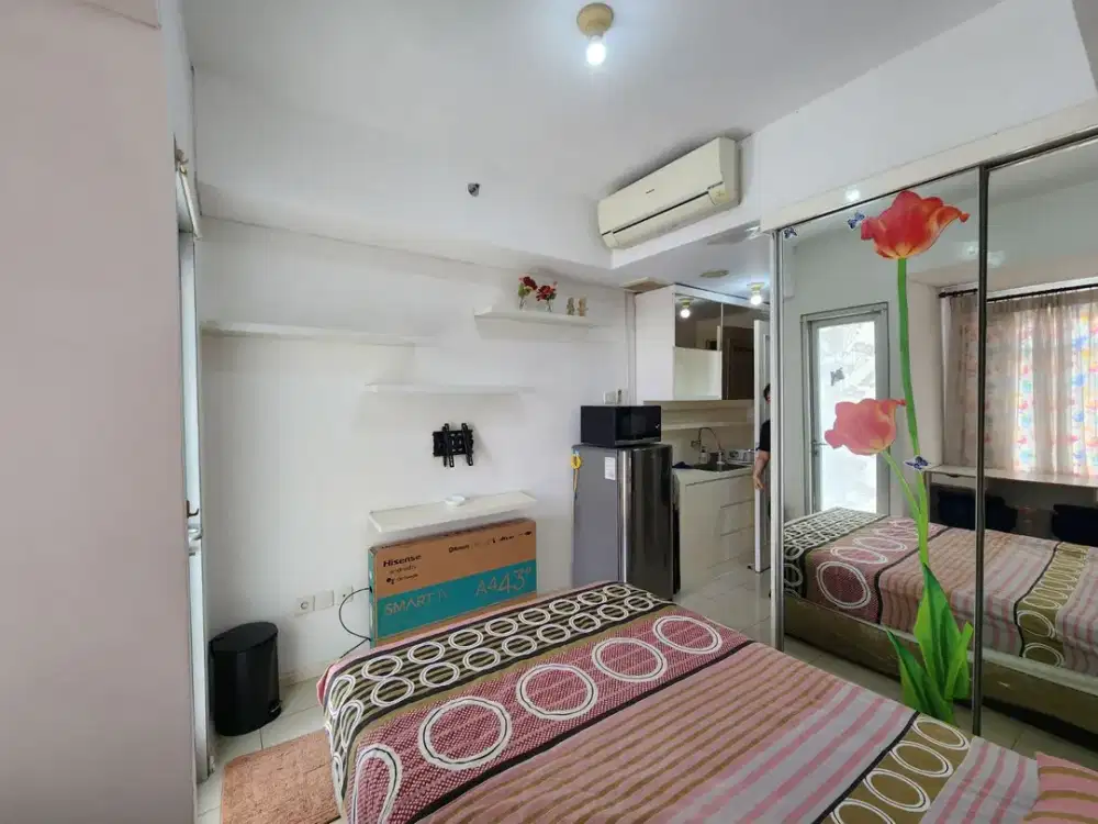 ready disewakan studio,furnished,ada AC,waterheater dan kitchen set,lantai tengah,view city,luas 20