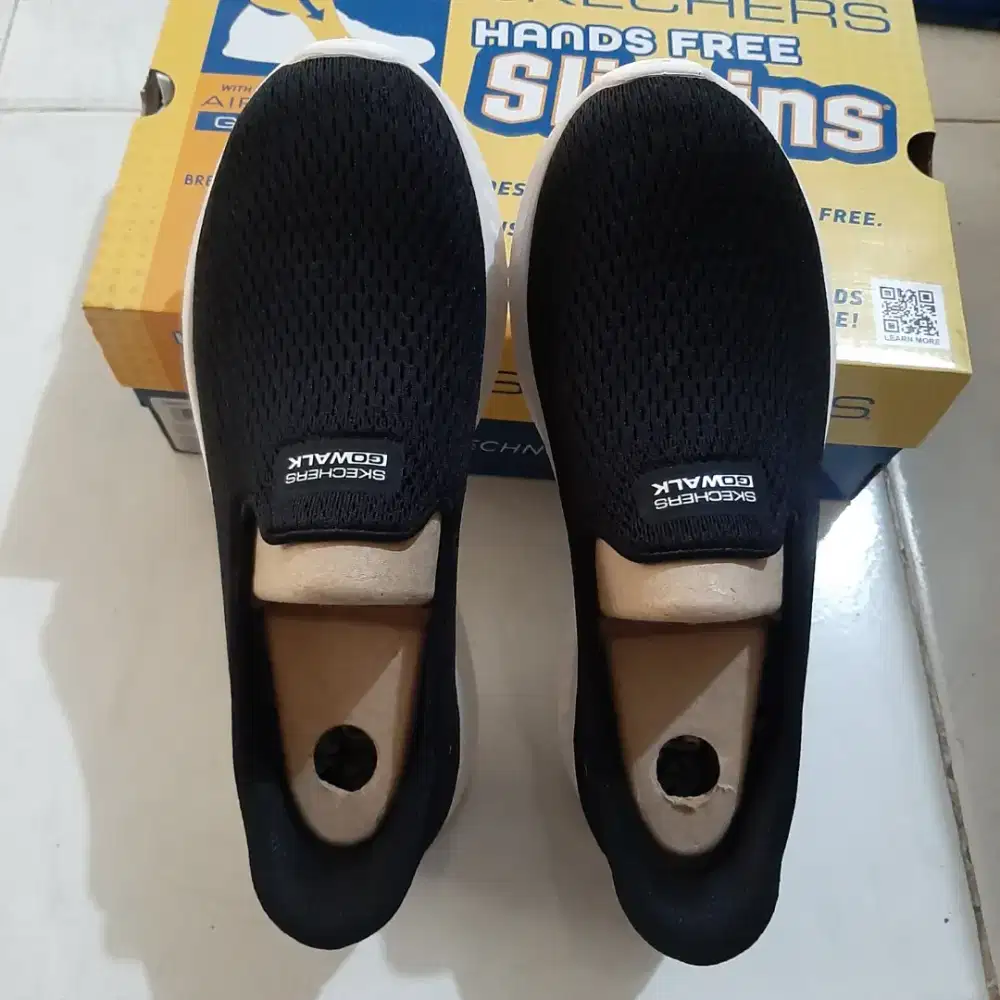Skechers GO WALK slip ins