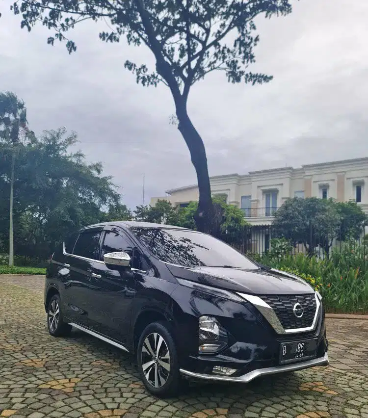 Livina VL 2020 hitam B genap tgrg km 68rb pjk april 2026