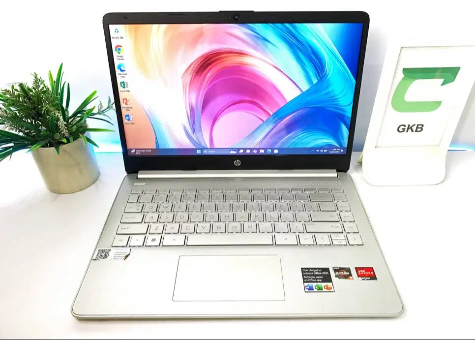 Laptop Hp 14s Ryzen 3 Ram 8gb siap pakai multitasking hingga editing