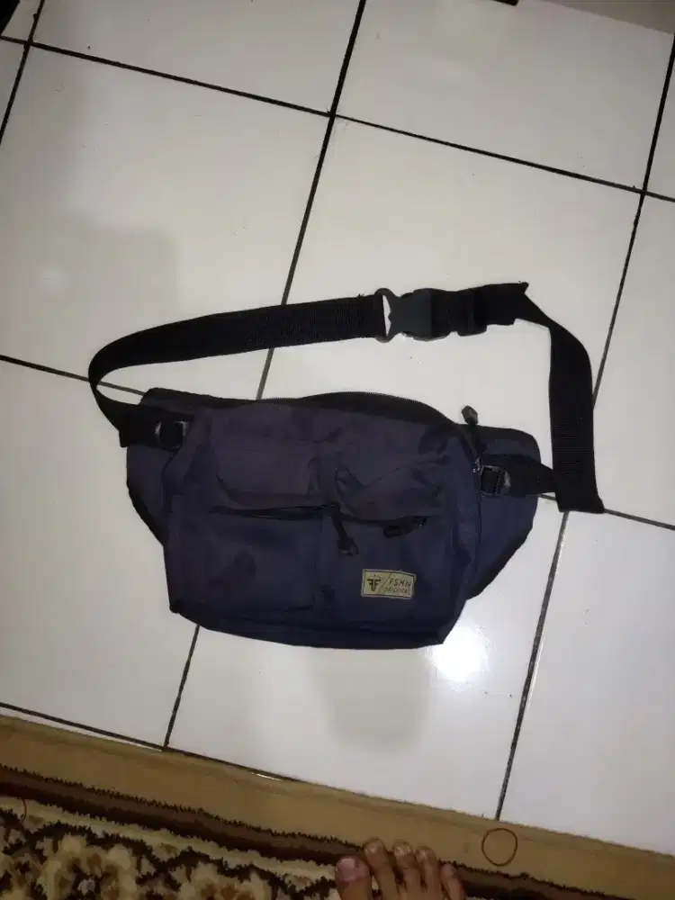 Tas selempang FSHN