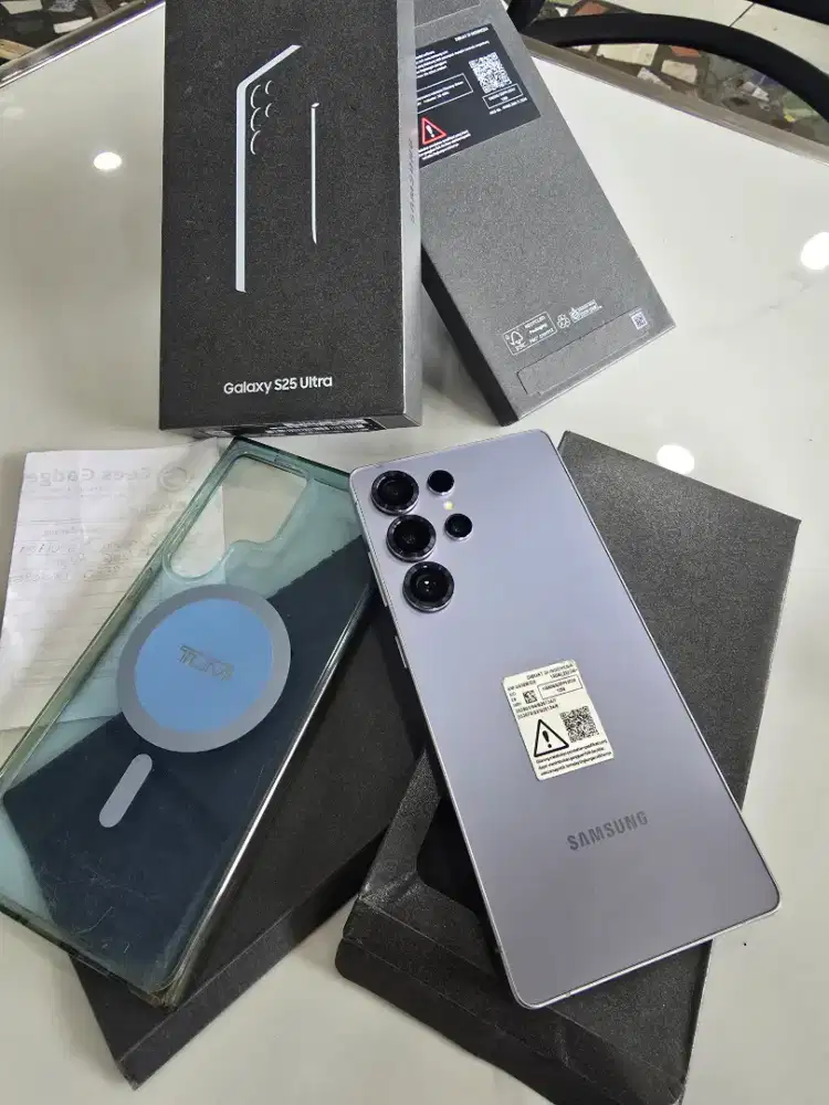 Samsung S25 Ultra 12/256 gb
Fullset pemakaian 3 bulanan