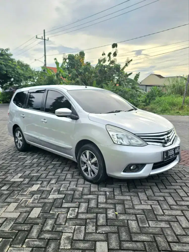 Kredit Dp 5jt,grand livina 1.5 XV matic 2017