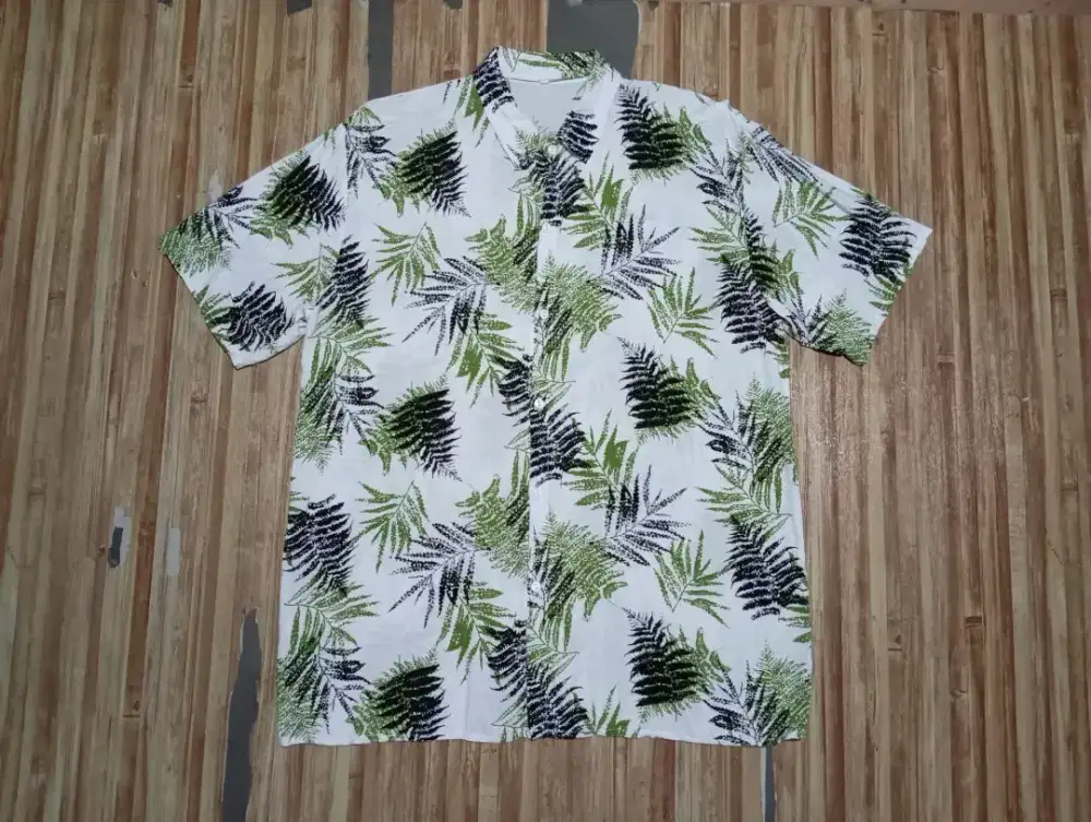 Kemeja Motif Floral.