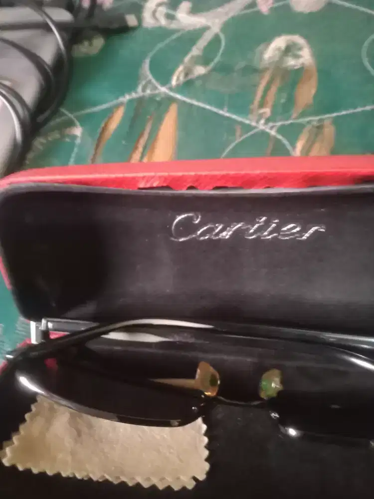 Kaca mata merk cartir