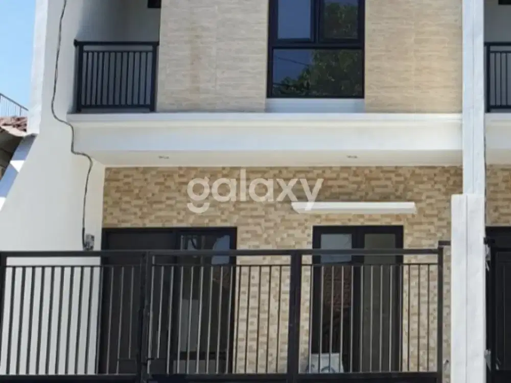 Rumah Nirwana Executive. Row Jalan 3 Mobil.