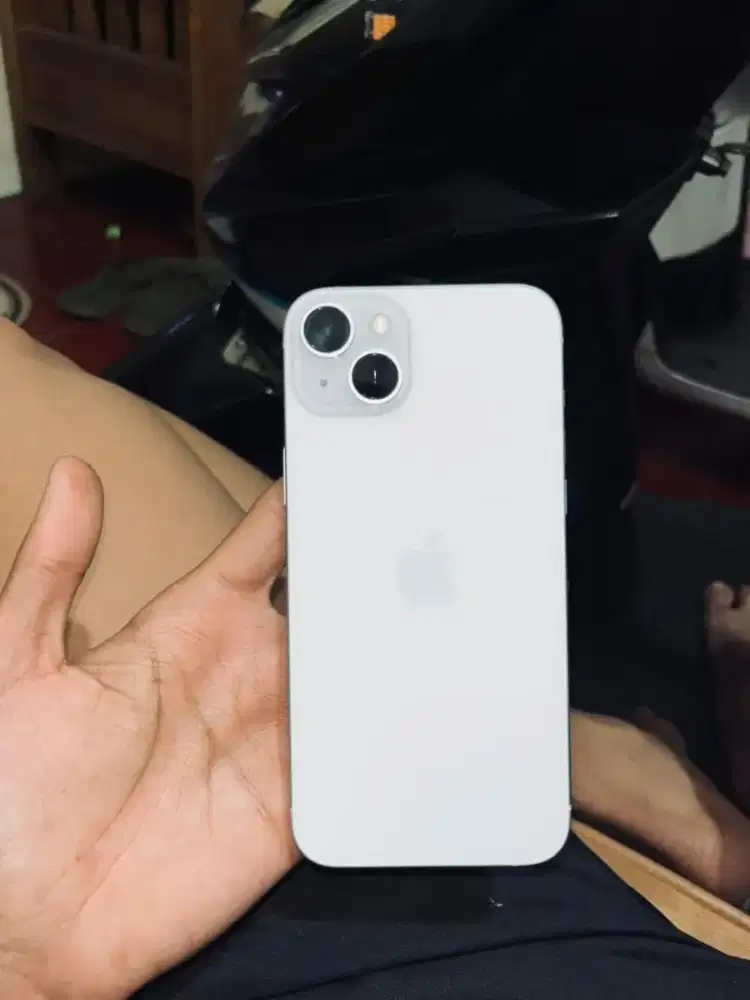 Dijual iphone 15 plus 128 ibox garansi sampai mei 2026