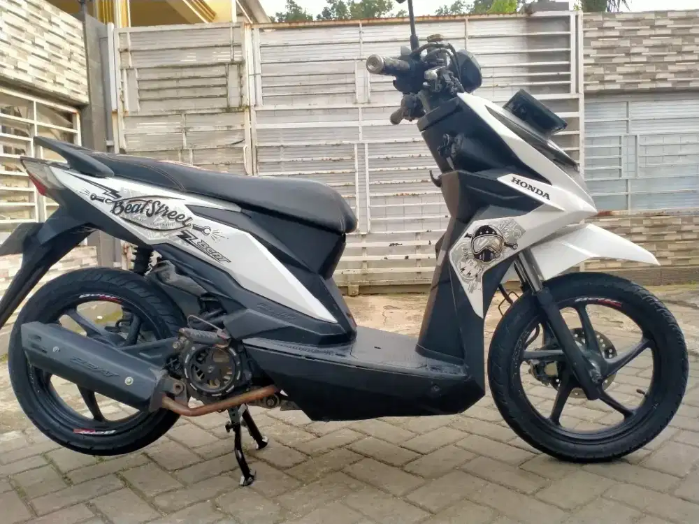 Honda Beat streat pajak hidup lengkap sehat keterangan detail dibawah