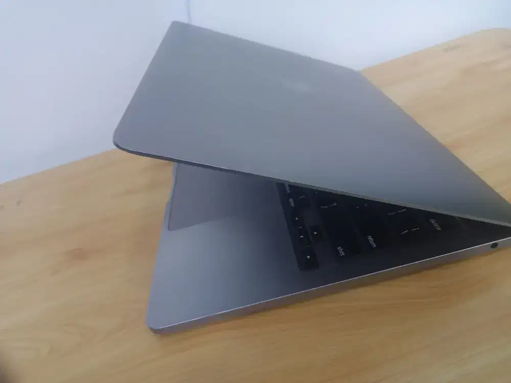 Macbook pro 2022 m2 8gb 256 GB SSD