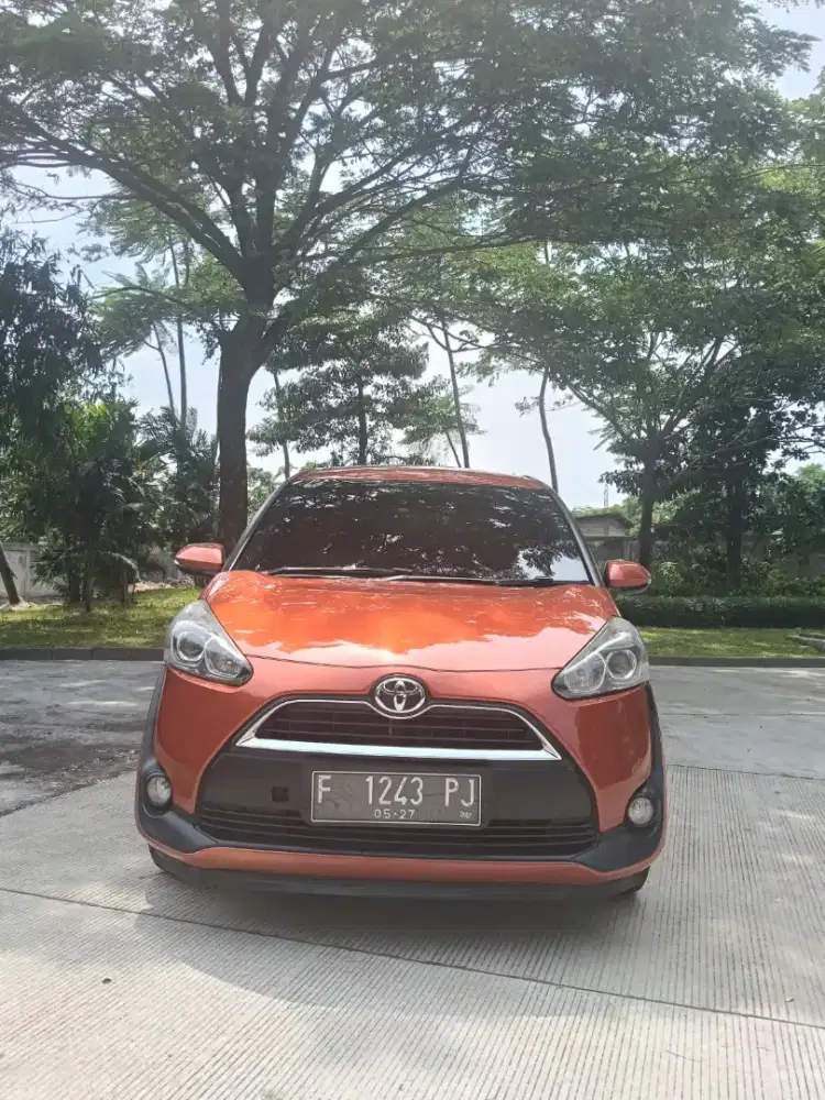 Dijual cepat Toyota Sienta type G Matic tahun 2017