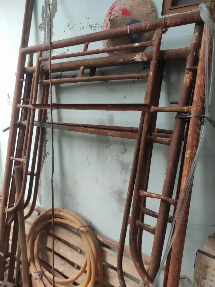 Scafolding steger bekas