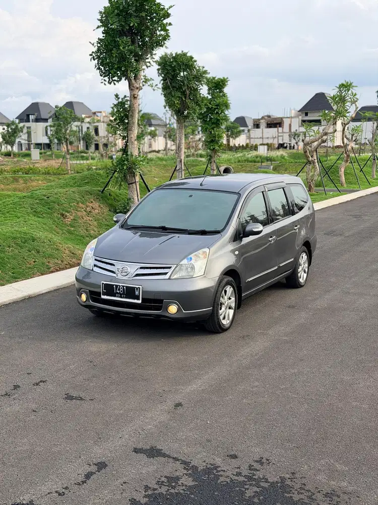 Nissan Grand livina 2012 Bensin