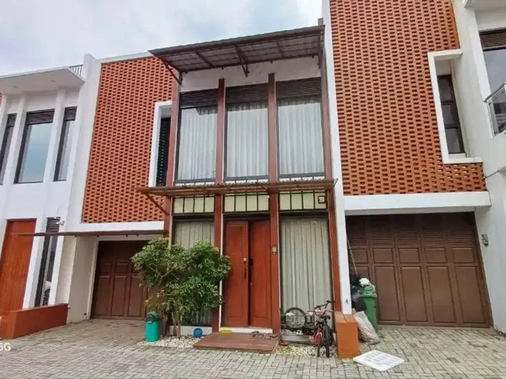 Rumah Full Furnished sayap dago cigadung Konsep Japanese 3 Lantai dengan Rooftop Tubagus Ismail